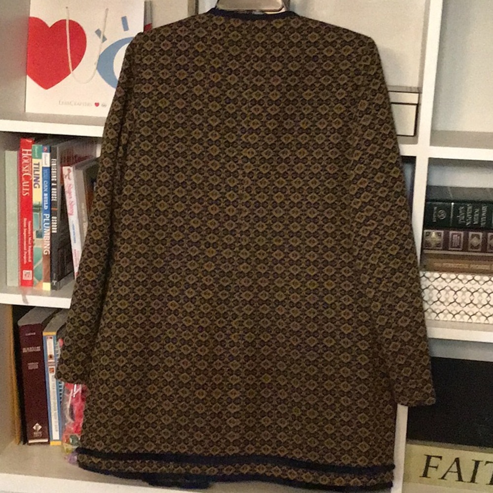 Beautiful Coat - Picture 3 of 4